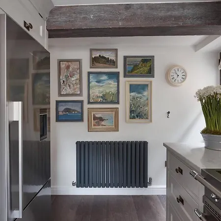 Beatrix Cottage *